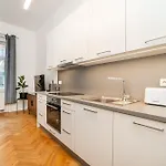 Cute With Terrace And Ac