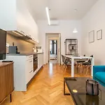 Cute With Terrace And Ac Prága