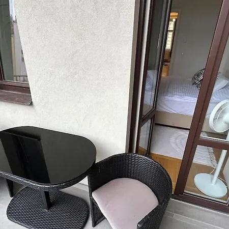 Cute With Terrace And Ac