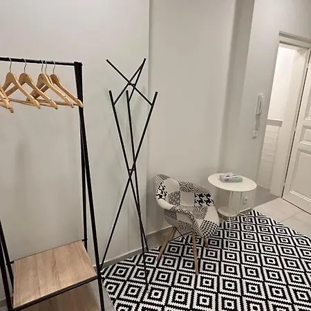 Cute With Terrace And Ac *