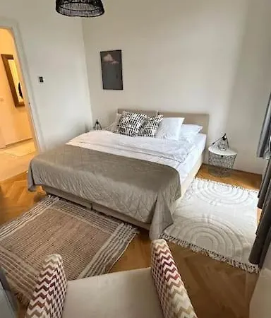 Cute With Terrace And Ac Praag