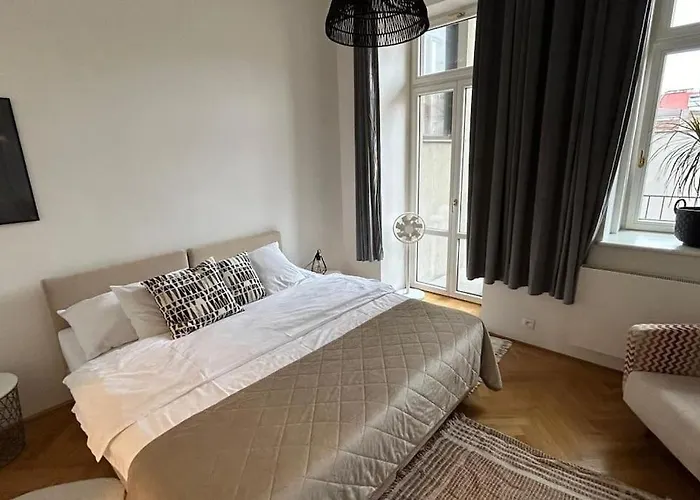 Cute With Terrace And Ac *