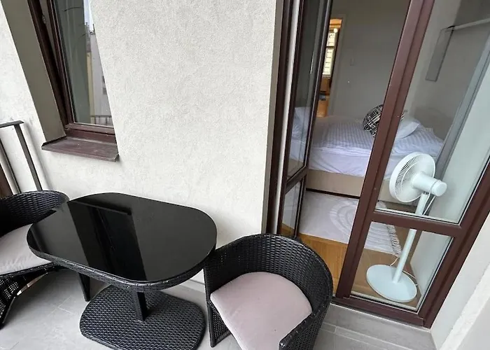 Cute With Terrace And Ac