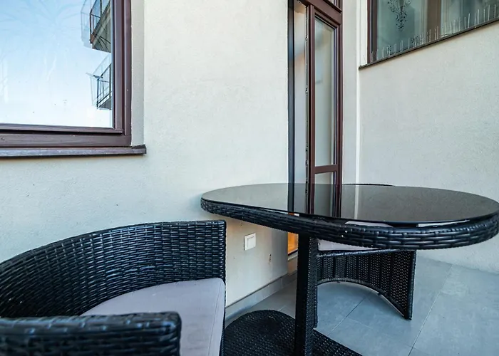 Cute With Terrace And Ac * براغ